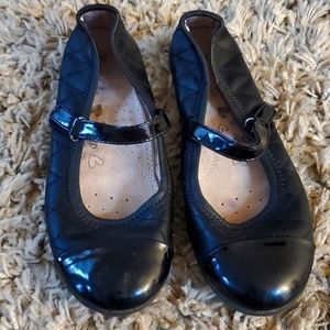 Girls black maryjane shoes olive and edge size 4
